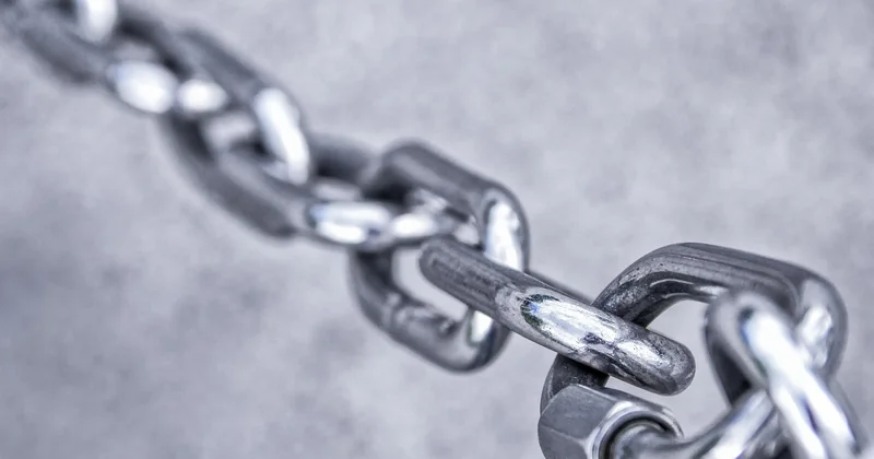 Comment mesurer et régler la tension de la chaîne ?